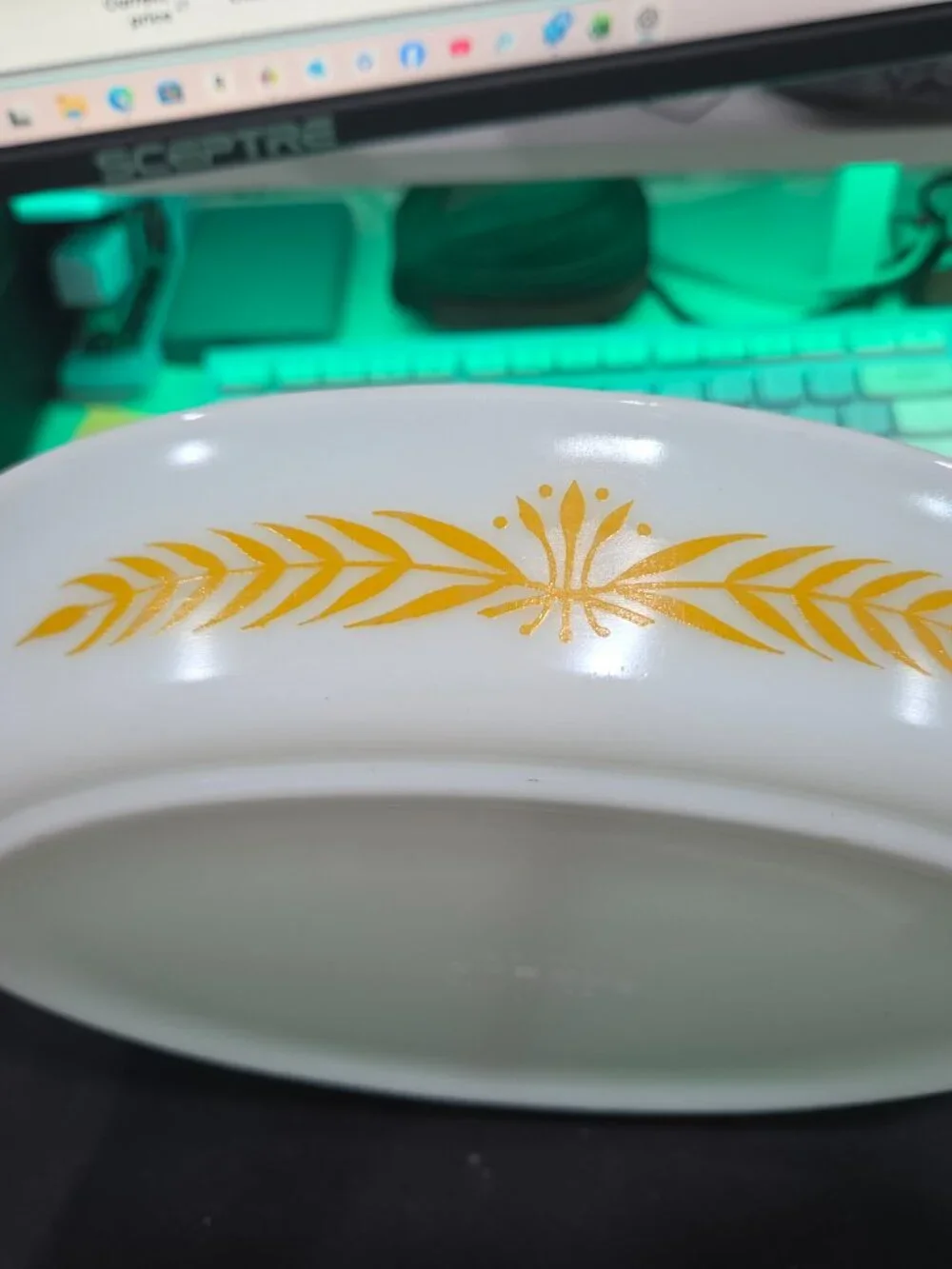 Vintage Pyrex Royal Wheat 1.5 Qt Divided Casserole Dish #963 1960